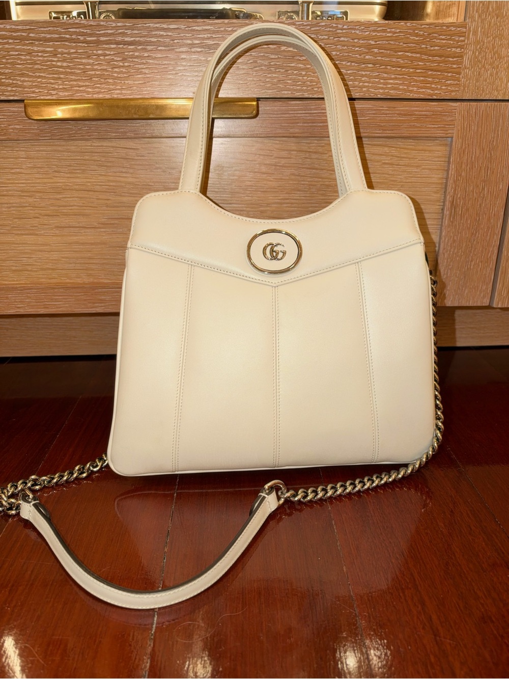 Gucci Medium Deco Tote in Ivory leather